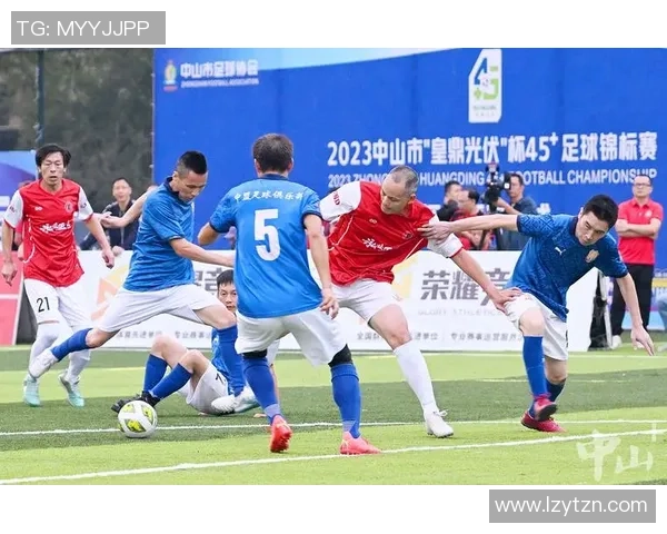 足球蓝衣的荣耀与梦想在绿茵场上绽放的故事与传奇